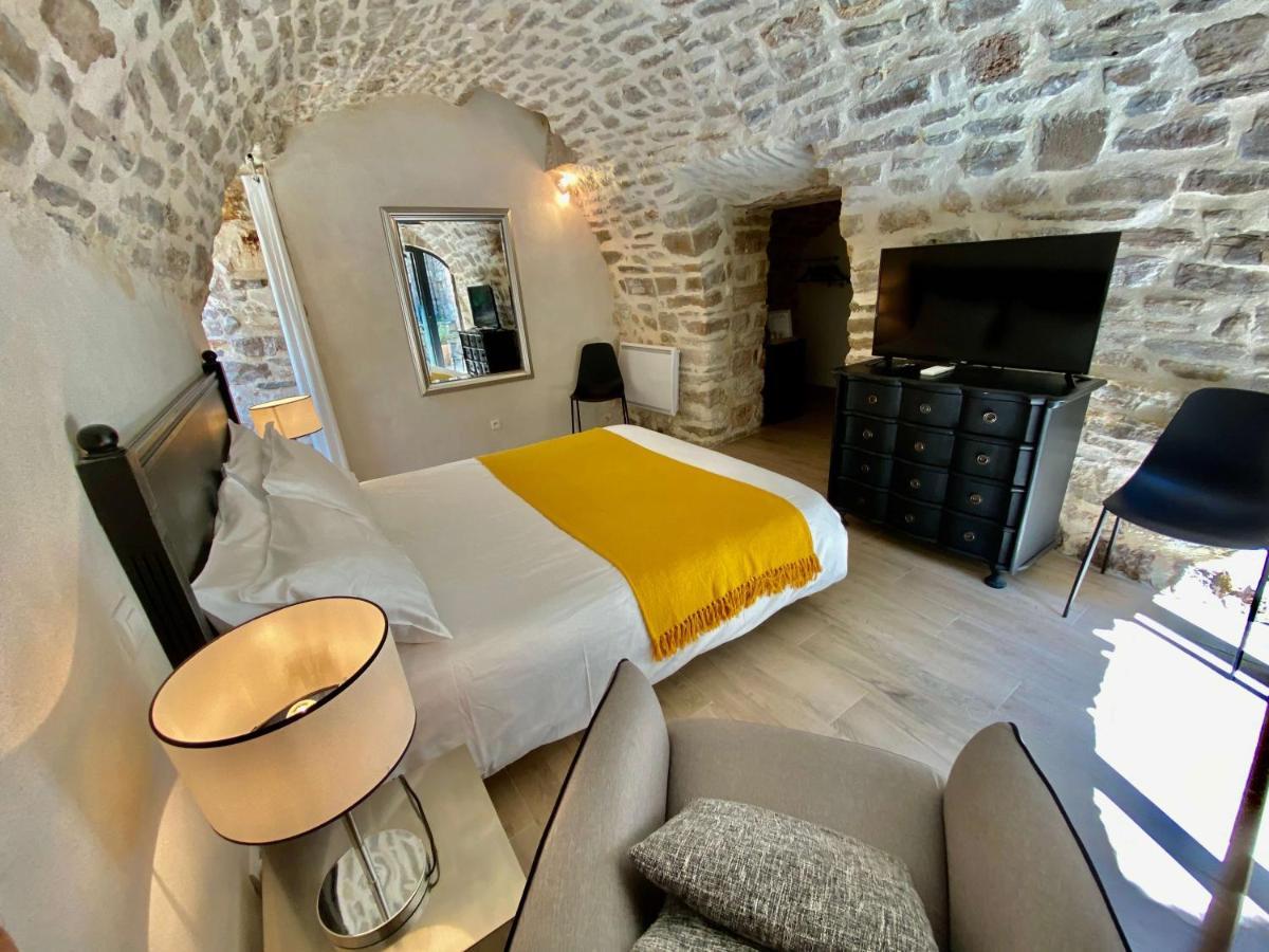 La Maison des Vendangeurs - TABLE D'HÔTES le soir du jeudi au lundi - Jacuzzi - Balnéo SPA - ACCES Piscine pour chambre Grafitti et chambre La Tour Martignargues Exterior foto