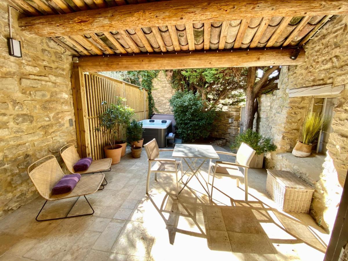 La Maison des Vendangeurs - TABLE D'HÔTES le soir du jeudi au lundi - Jacuzzi - Balnéo SPA - ACCES Piscine pour chambre Grafitti et chambre La Tour Martignargues Exterior foto