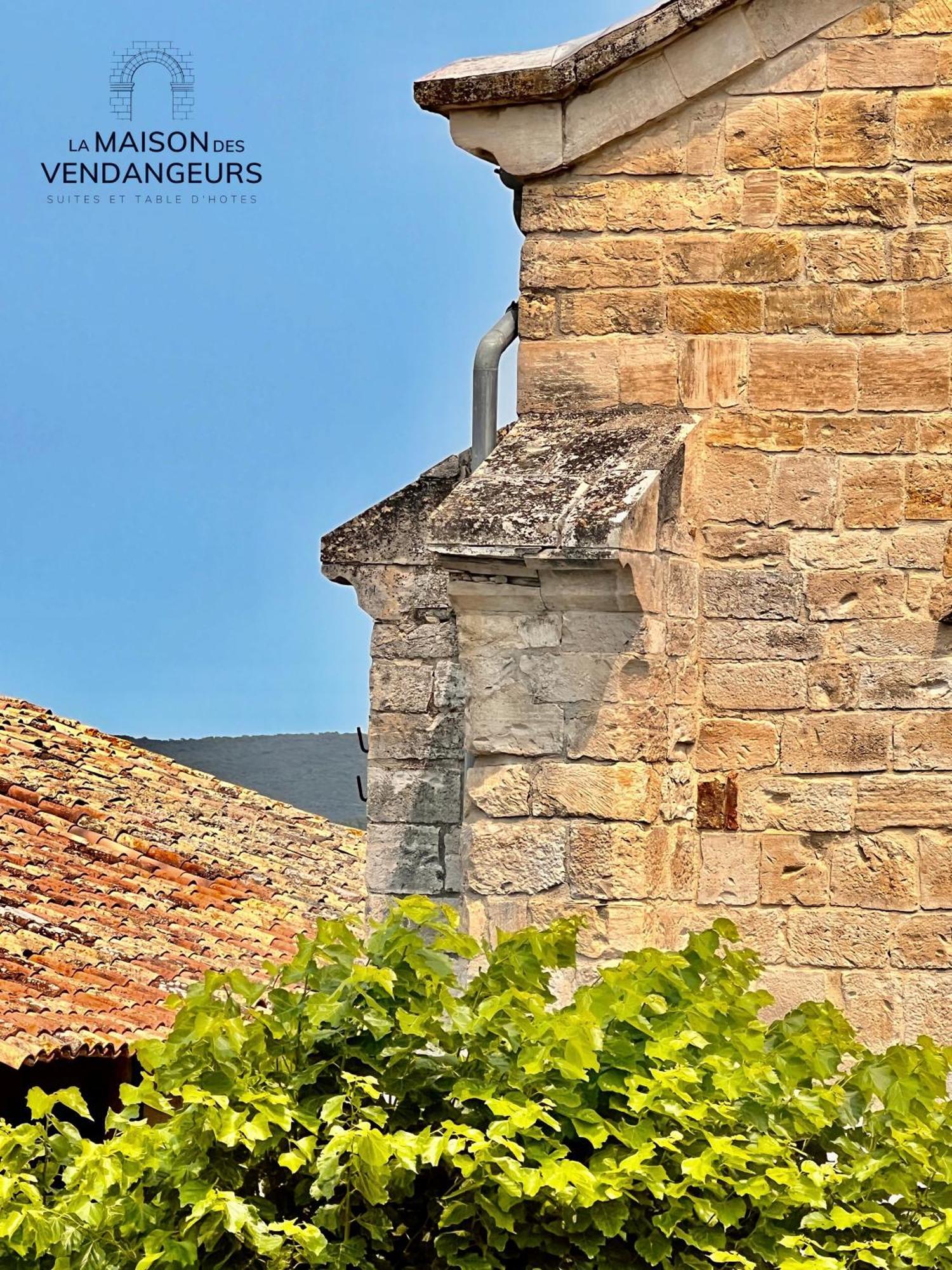 La Maison des Vendangeurs - TABLE D'HÔTES le soir du jeudi au lundi - Jacuzzi - Balnéo SPA - ACCES Piscine pour chambre Grafitti et chambre La Tour Martignargues Exterior foto