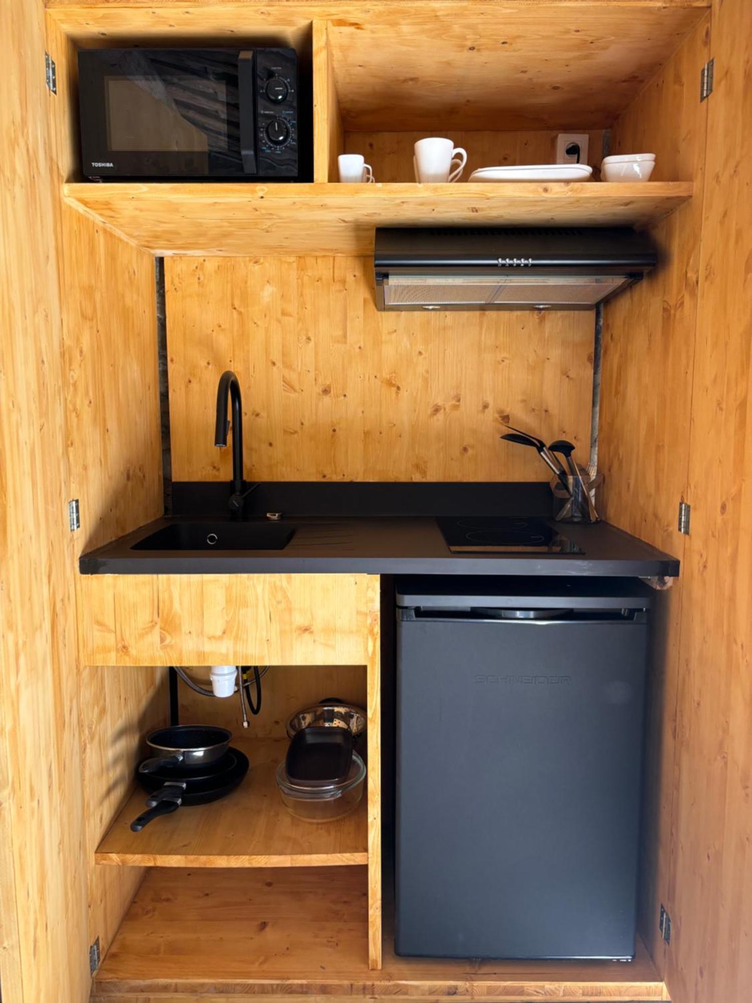 La Maison des Vendangeurs - TABLE D'HÔTES le soir du jeudi au lundi - Jacuzzi - Balnéo SPA - ACCES Piscine pour chambre Grafitti et chambre La Tour Martignargues Exterior foto