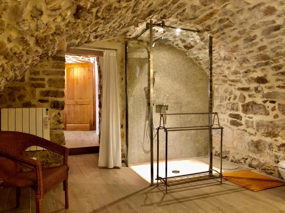La Maison des Vendangeurs - TABLE D'HÔTES le soir du jeudi au lundi - Jacuzzi - Balnéo SPA - ACCES Piscine pour chambre Grafitti et chambre La Tour Martignargues Exterior foto